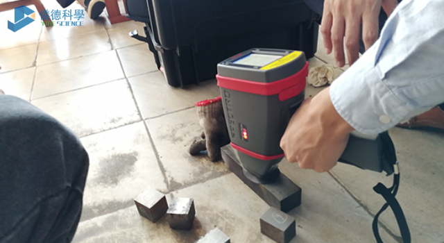 手持式X射線熒光光（guāng）譜儀現場