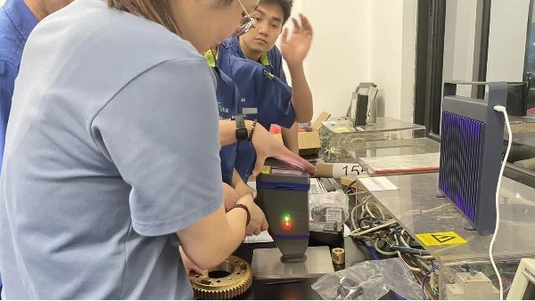 醫療（liáo）機械設（shè）備生產企業采購手持光譜儀xSORT保證（zhèng）產（chǎn）品（pǐn）的優質可（kě）靠性