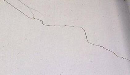 襄陽加固公司：牆體開裂到什麽程度才算危險呢？